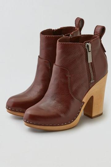 American Eagle Outfitters Dolce Vita Arlynn Clog Bootie