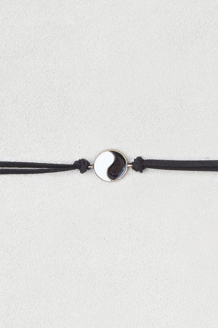 American Eagle Outfitters Ae Ying Yang Charm Choker