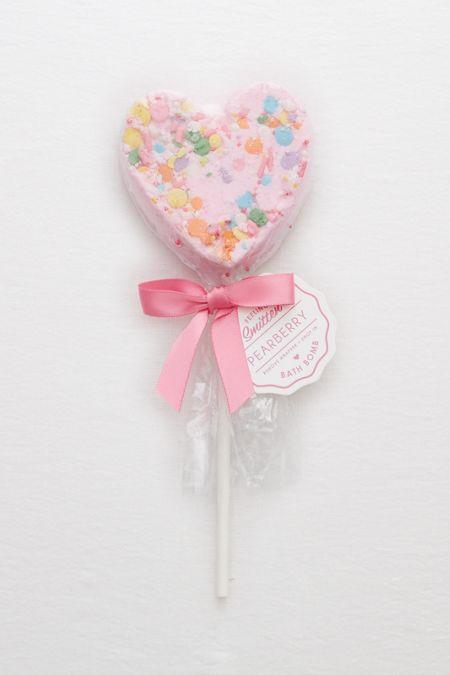 Aerie Feeling Smitten Heart Bath Pop