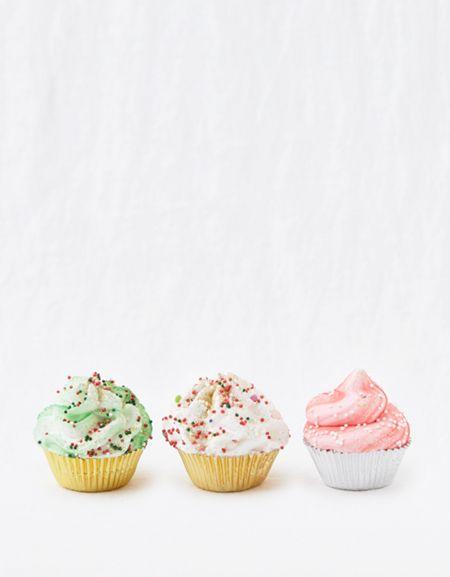 Aerie Smitten Holiday Cupcake Bath Bomb Trio