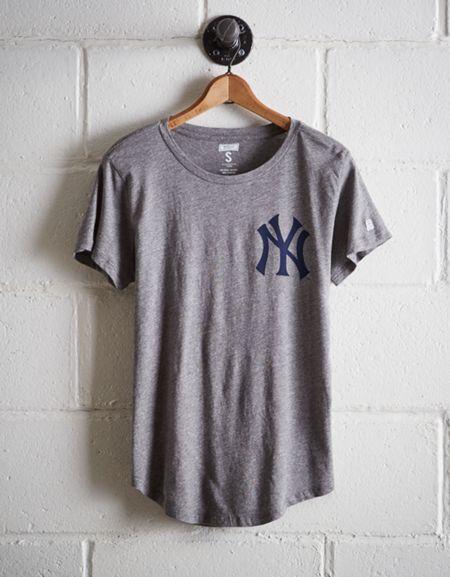 Tailgate Women's New York No Crying T-shirt