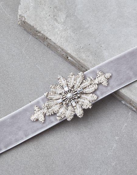 American Eagle Outfitters Ae Grey Velvet Statement Necklace