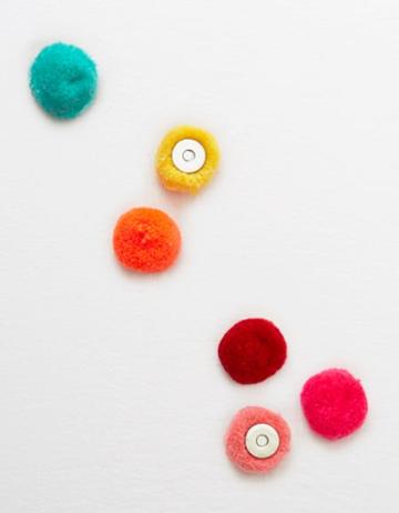 Aerie Toss Pom Magnets
