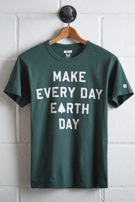 Tailgate Men's Earth Day T-shirt