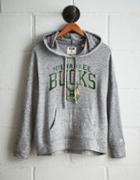Tailgate Women's Milwaukee Bucks Plush Hoodie