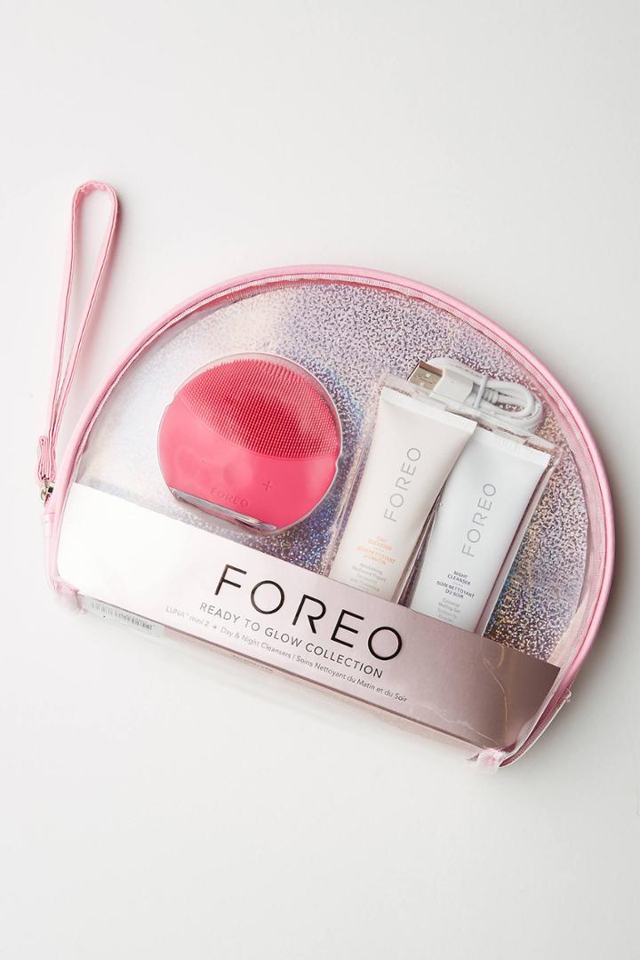 Foreo Ready To Glow Gift Set