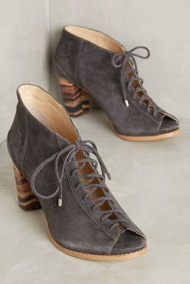 Farylrobin Lace-up Shooties