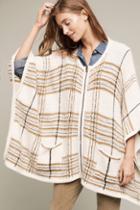 Emilime Maretta Poncho