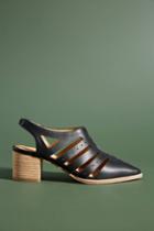Bill Blass Tracey Pointed-toe Shooties
