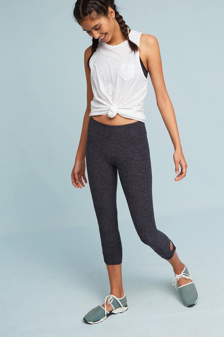 Beyond Yoga Twist & Shout Capri Leggings