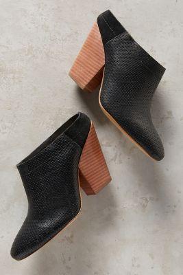 Miss Albright Dennis Mule Shooties