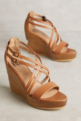 Fortress Of Inca Julia Wedges Honey