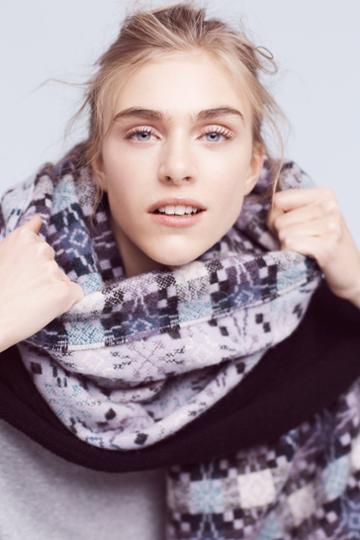 Standard Form Star-printed Scarf