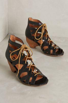 Matiko Abiba Shooties Black