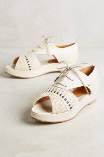 Eva Vs. Maria Tonica Woven Oxfords