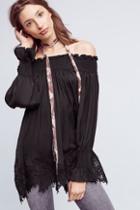 Eri + Ali Vettora Off-the-shoulder Top