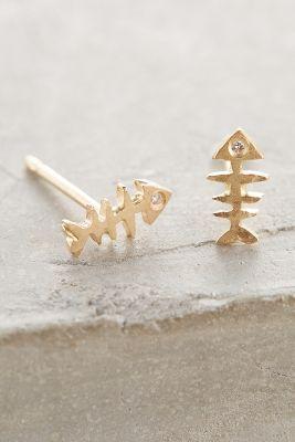 Victoria Cunningham White Diamond Fish Posts