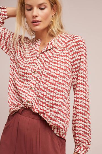 Maeve Avignon Buttondown