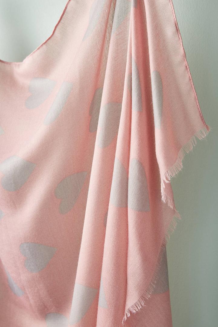 Remi/reid Open-hearted Scarf
