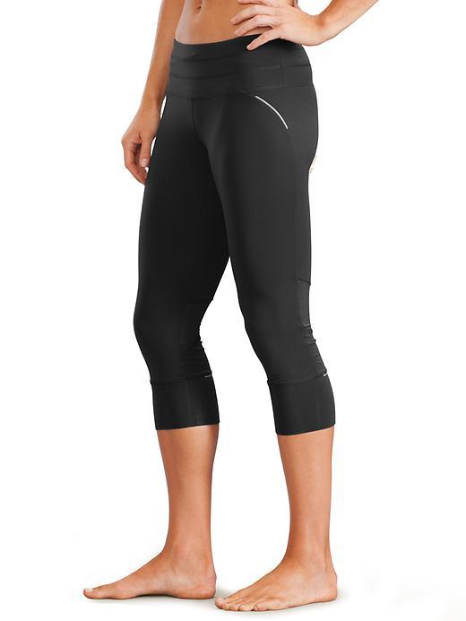 Athleta Womens Relay Capri Size M - Black