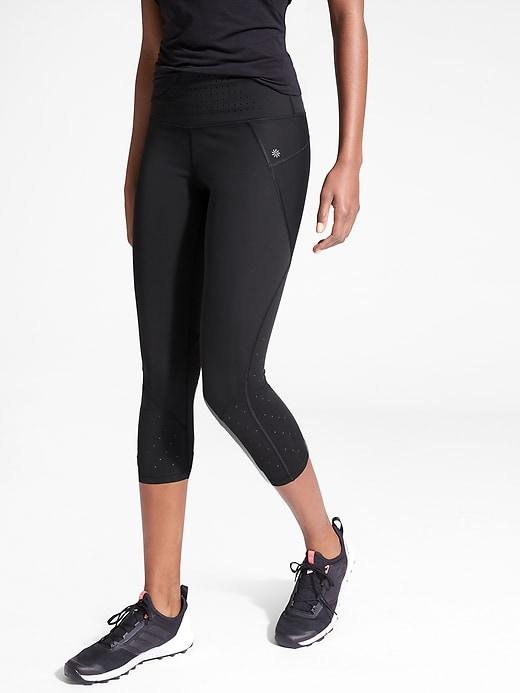 Athleta Womens Stealth Trucool Capri Black Size S