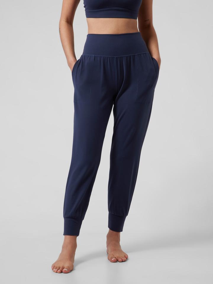 Salutation Jogger