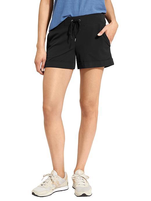 Athleta Womens Midtown Short Size L - Black