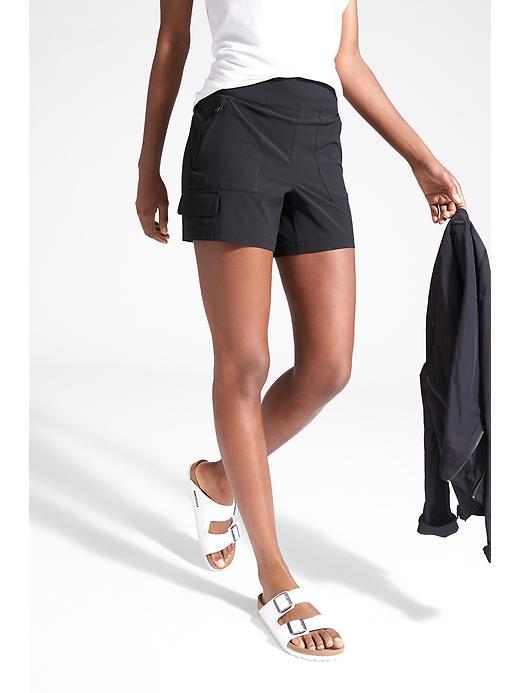 Athleta Womens Chelsea Cargo Short Size 0 - Black