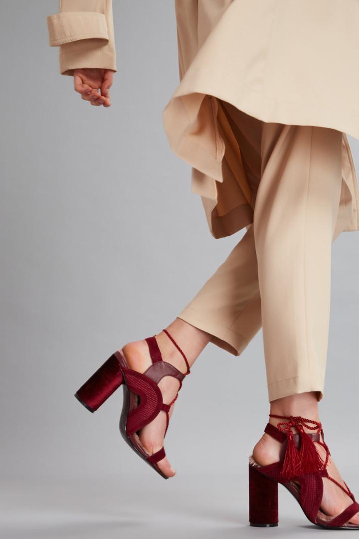 Jaggar Swerve Block Heel Wine