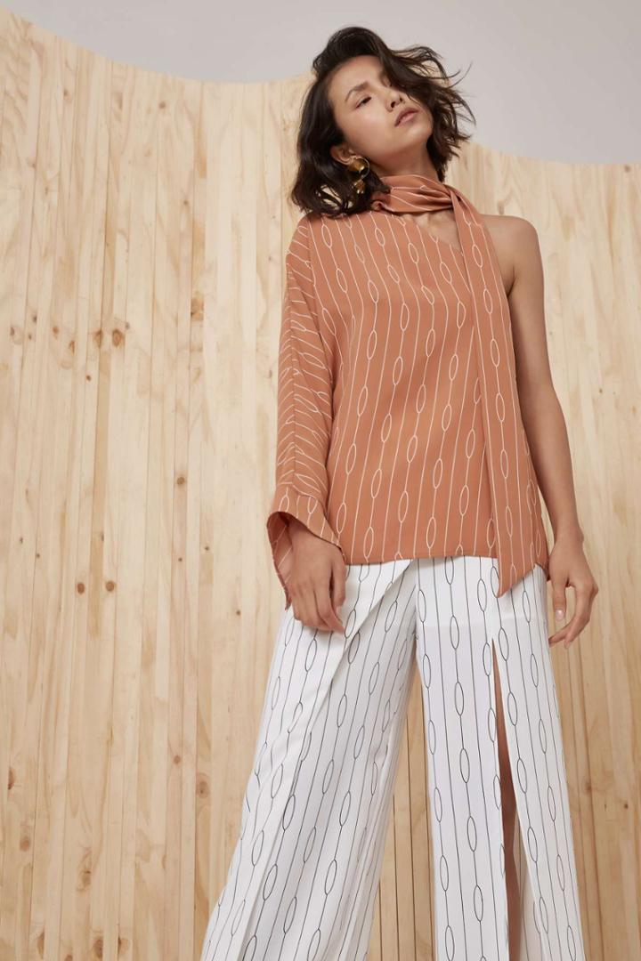 C/meo Collective C/meo Collective Everlasting One Shoulder Top Biscuit Chain Print