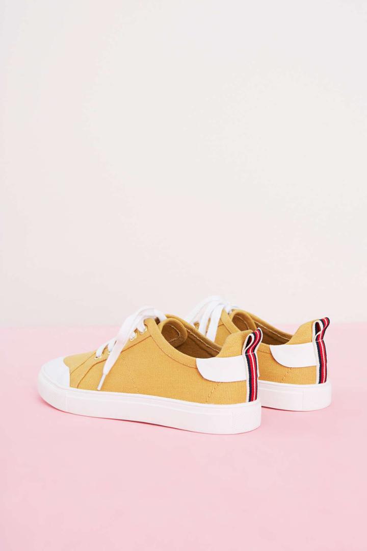 Jaggar Jaggar Lace Me Up Sneaker Ochre37