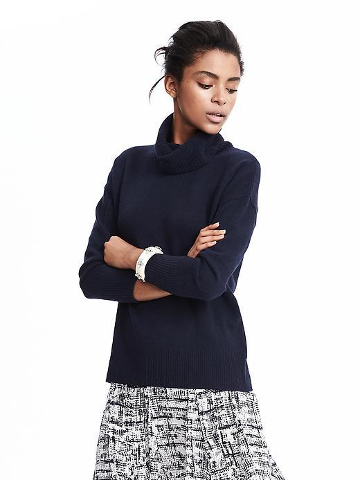 Banana Republic Womens Seamed Turtleneck Pullover Size L - Navy