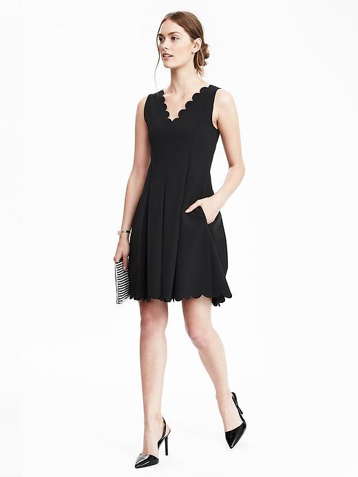 Banana Republic Womens Scalloped Pocket Dress Size 0 - Black