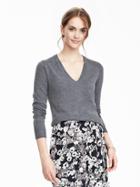 Banana Republic Womens Extra Fine Merino Wool Pointelle Vee Pullover Size L - Charcoal Heather