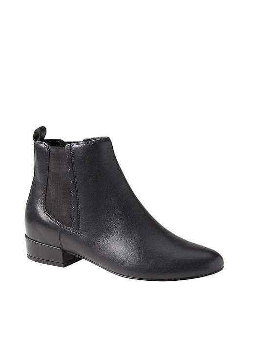 Banana Republic Scallop Detail Chelsea Boot - Black