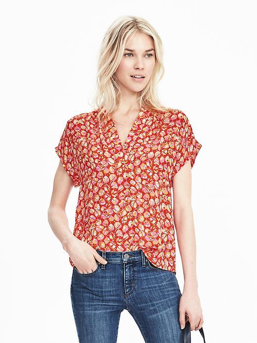 Banana Republic Printed Vee Top Size L - Red Multi