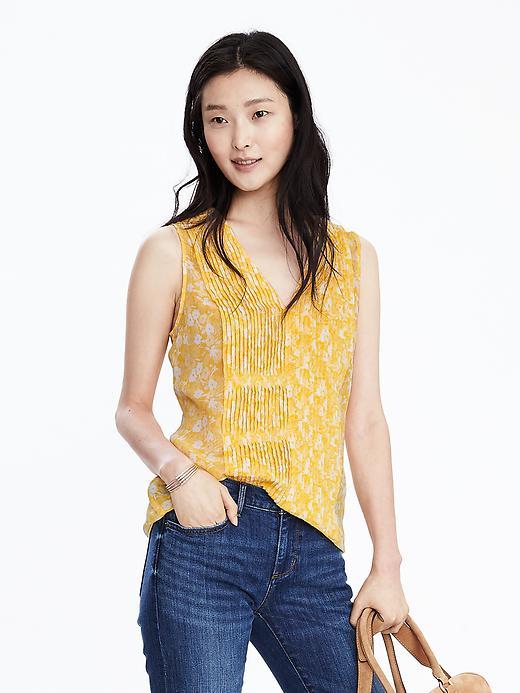 Banana Republic Womens Mini Pleat Vee Top Size L - Yellow