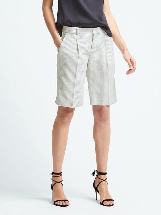 Banana Republic Womens Avery Fit Pinstripe Pleated Bermuda - Grey Mini Stripe