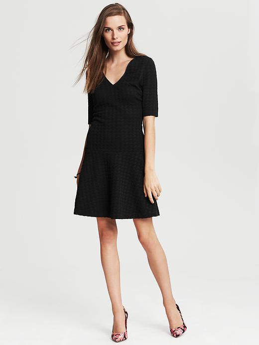 Banana Republic Womens Textured Black V Neck Dress Size 6 - Black