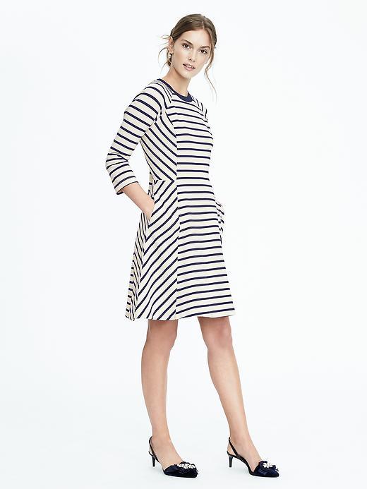 Banana Republic Womens Ponte Fit And Flare Dress - White/blue