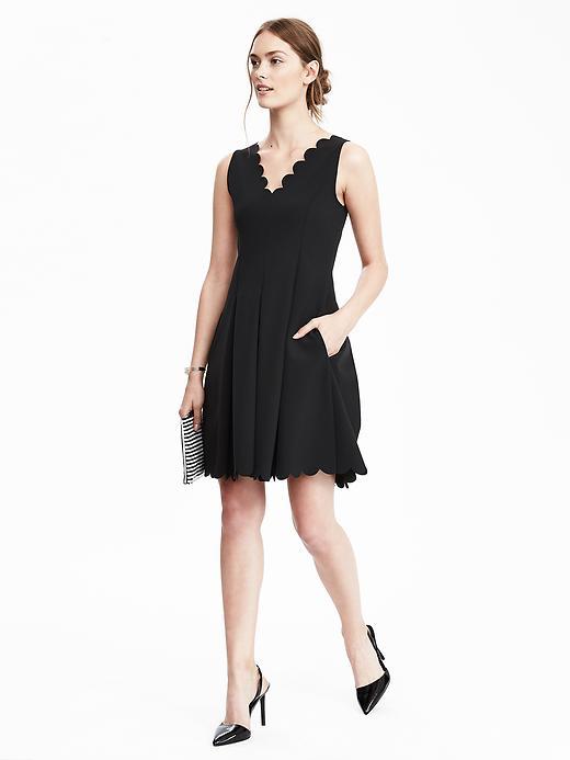 Banana Republic Womens Scalloped Pocket Dress Size 0 Petite - Black