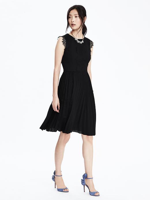 Banana Republic Womens Pleated Lace Dress Size 0 Petite - Black