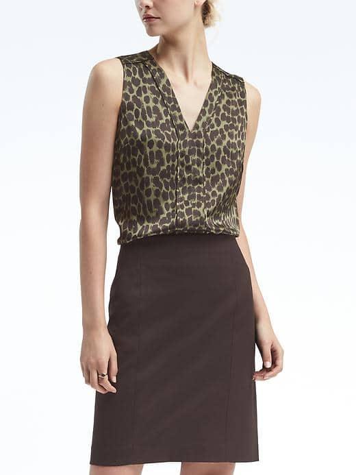 Banana Republic Womens Animal Print Piped V Neck Top - Vicuna