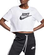 Nike Essential Cropped Logo Tee