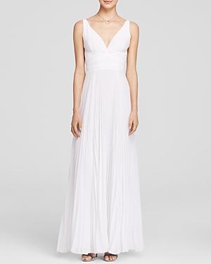 Laundry By Shelli Segal Gown - Sleeveless V-neck Low Back Pleated Skirt