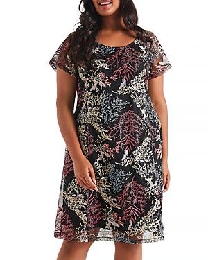 Estelle Plus Palais Embroidered Floral Dress
