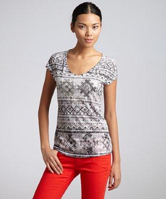 Romeo & Juliet Couture grey aztec printed knit v-neck top