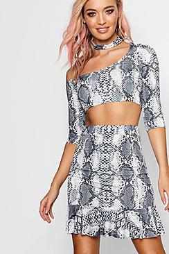 Boohoo Posie Snake Print Crop And Flippy Skirt Co-ord