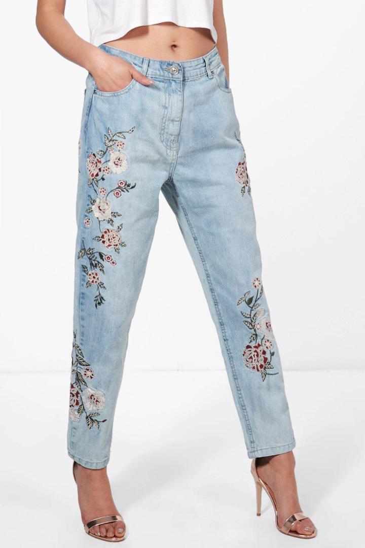 Boohoo Sophie High Rise Embroidered Mom Jeans Blue
