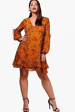 Boohoo Plus Rachel Floral Plunge Skater Dress